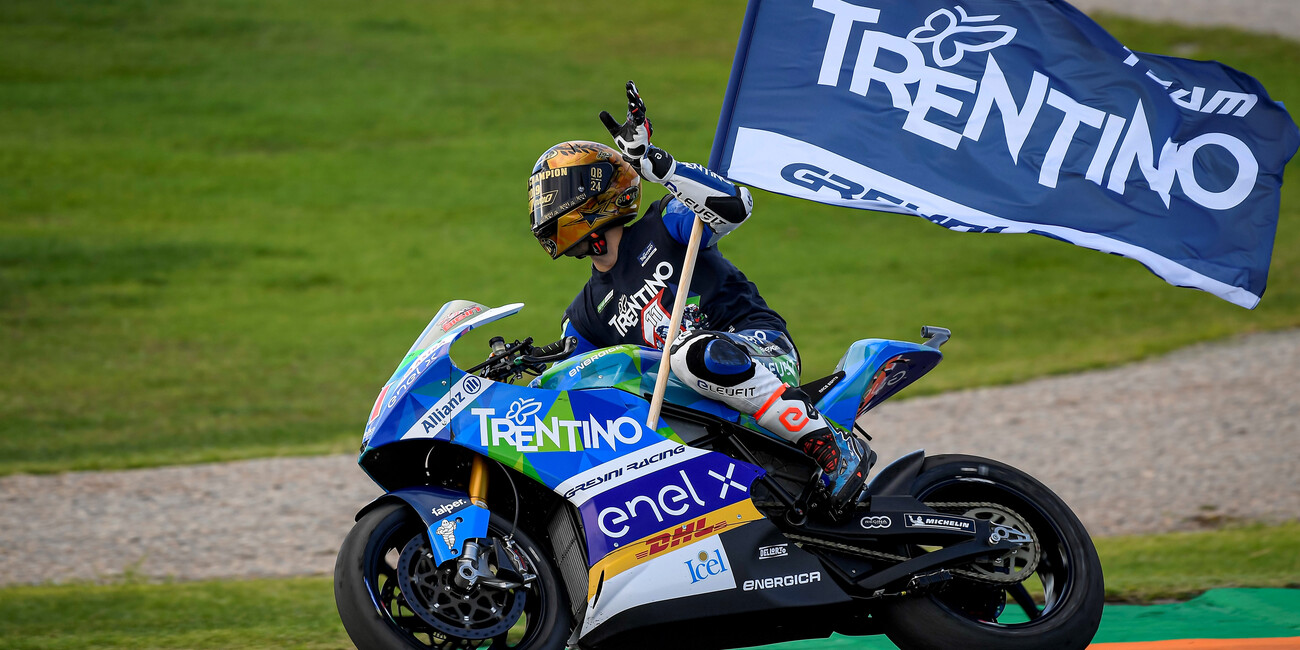 MATTEO FERRARI E IL TEAM TRENTINO GRESINI IN CIMA AL MONDO #1