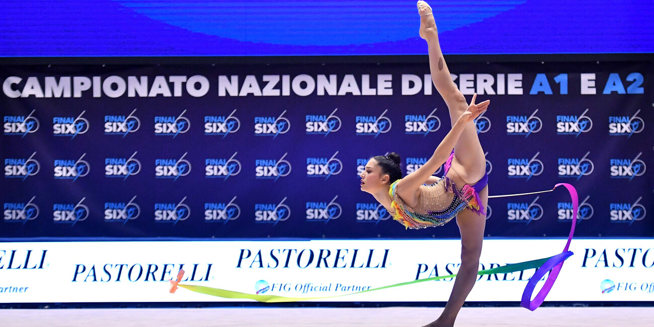 A FOLGARIA LA PARATA DELLE STELLE DELLA RITMICA  #2