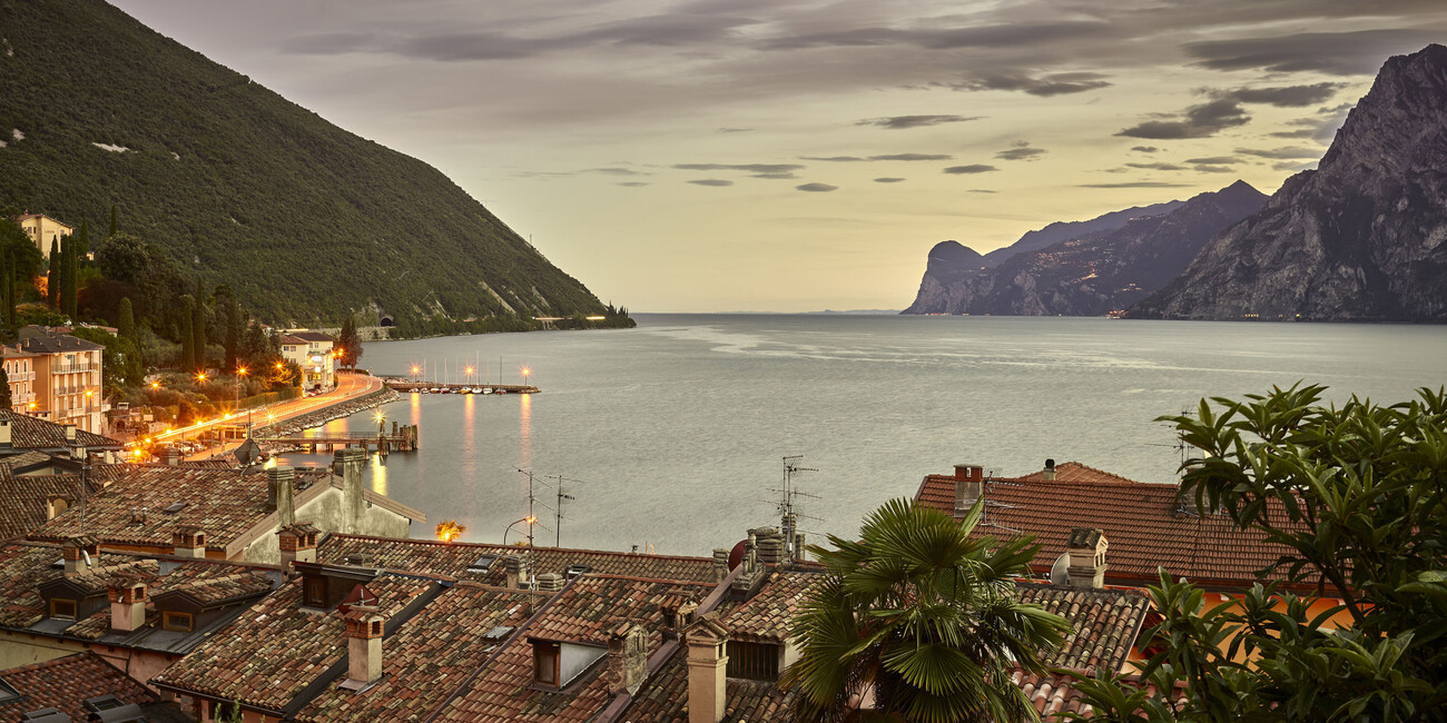 PRIMAVERA IN RIVA AI LAGHI #1