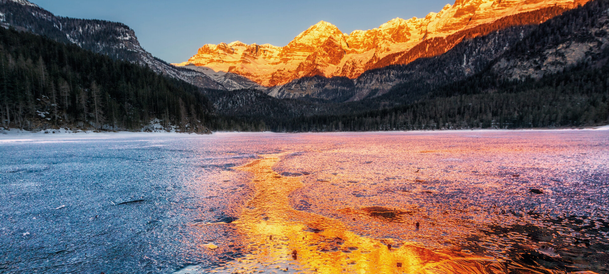 Val di Non Lago di Tovel Inverno ph-Diego Marini | © Inverno-Val-di-Non-Lago-di-Tovel-ghiaccio-ph-Diego-Marini