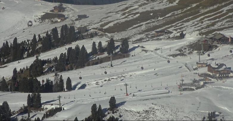 Webcam Pampeago  - Predazzo -  Obereggen - Mountain huts Zischg and Ganischger