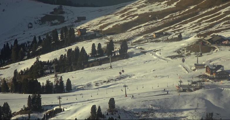 Webcam Pampeago  - Predazzo -  Obereggen - Mountain huts Zischg and Ganischger