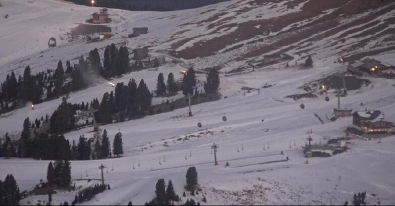 Webcam Pampeago  - Predazzo -  Obereggen - Mountain huts Zischg and Ganischger