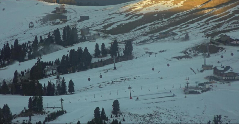 Webcam Pampeago  - Predazzo -  Obereggen - Mountain huts Zischg and Ganischger