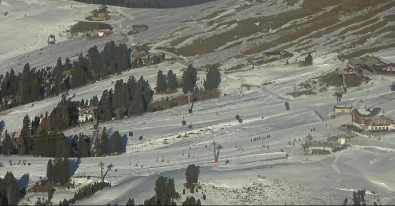 Webcam Pampeago  - Predazzo -  Obereggen - Mountain huts Zischg and Ganischger