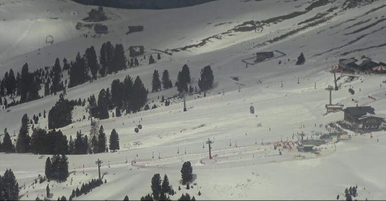 Webcam Pampeago  - Predazzo -  Obereggen - Zischg und Ganischger Berghütten