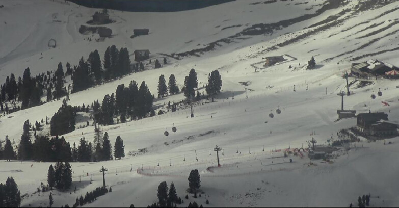 Webcam Pampeago  - Predazzo -  Obereggen - Mountain huts Zischg and Ganischger