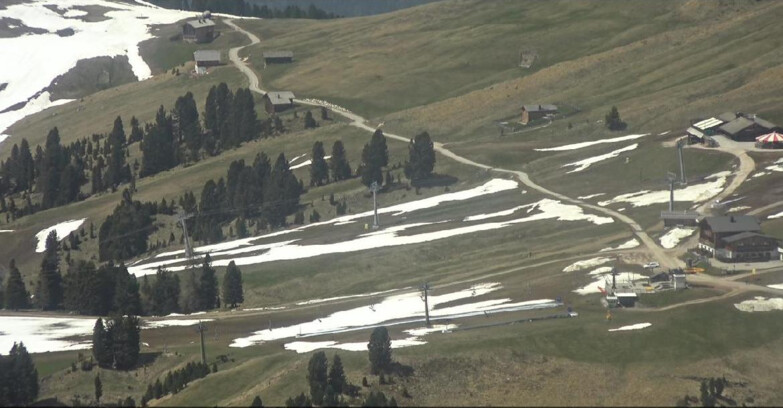 Webcam Pampeago  - Predazzo -  Obereggen - Mountain huts Zisch and Genischer