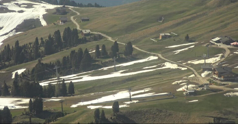 Webcam Pampeago  - Predazzo -  Obereggen - Mountain huts Zisch and Genischer