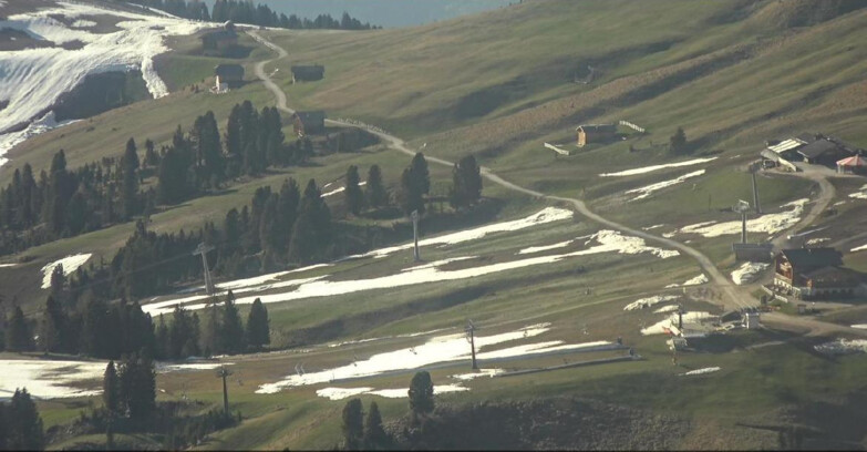 Webcam Pampeago  - Predazzo -  Obereggen - Mountain huts Zisch and Genischer