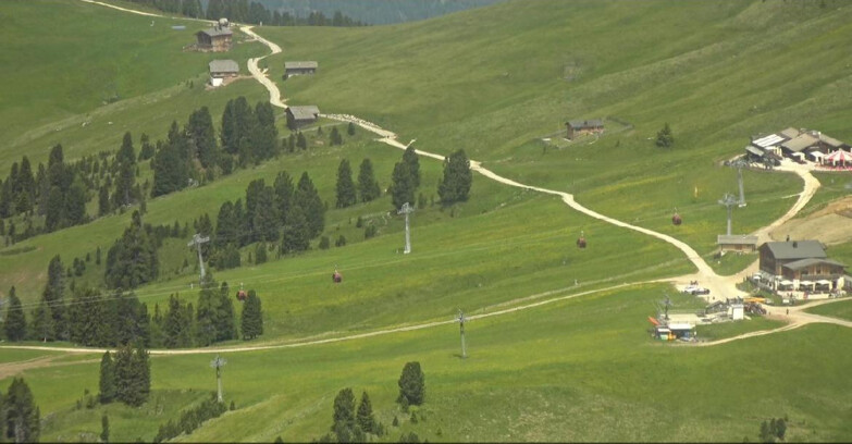 Webcam Pampeago  - Predazzo -  Obereggen - Mountain huts Zisch and Genischer