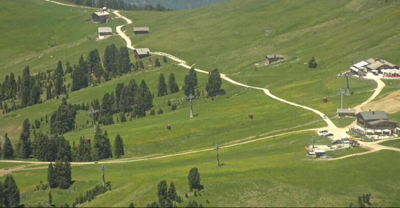 Webcam Pampeago  - Predazzo -  Obereggen - Mountain huts Zisch and Genischer