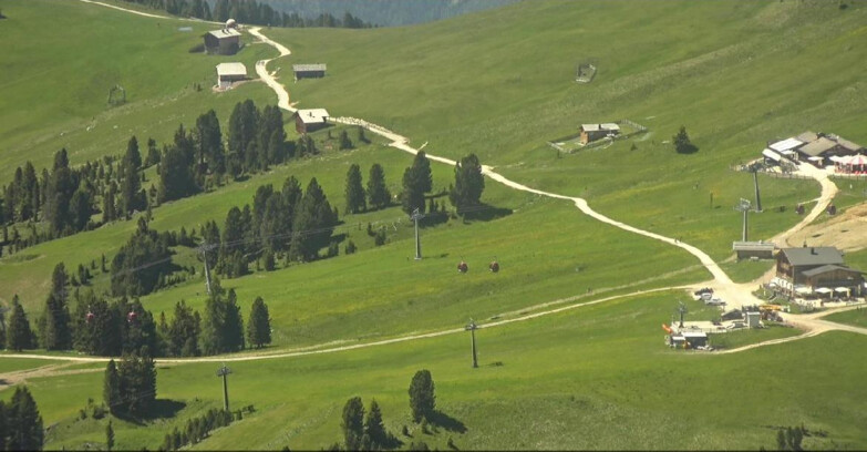 Webcam Pampeago  - Predazzo -  Obereggen - Mountain huts Zisch and Genischer
