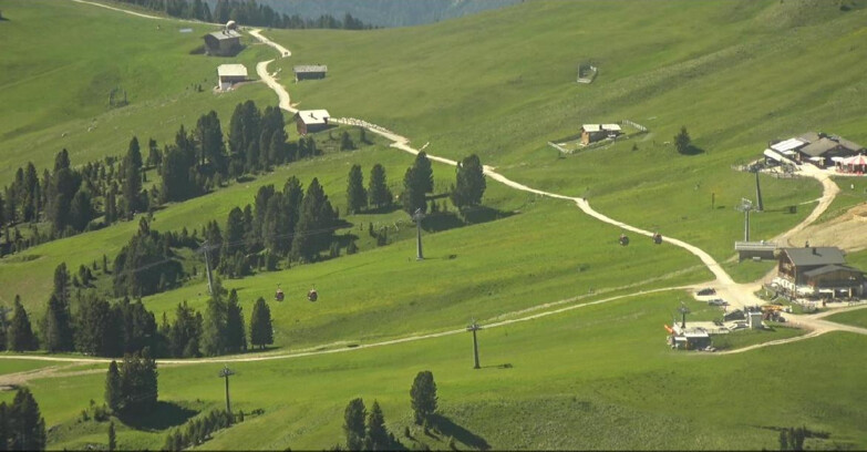 Webcam Pampeago  - Predazzo -  Obereggen - Mountain huts Zisch and Genischer