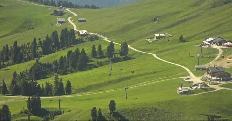 Webcam Pampeago  - Predazzo -  Obereggen - Mountain huts Zisch and Genischer