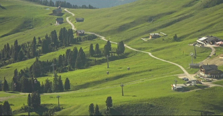 Webcam Pampeago  - Predazzo -  Obereggen - Mountain huts Zisch and Genischer