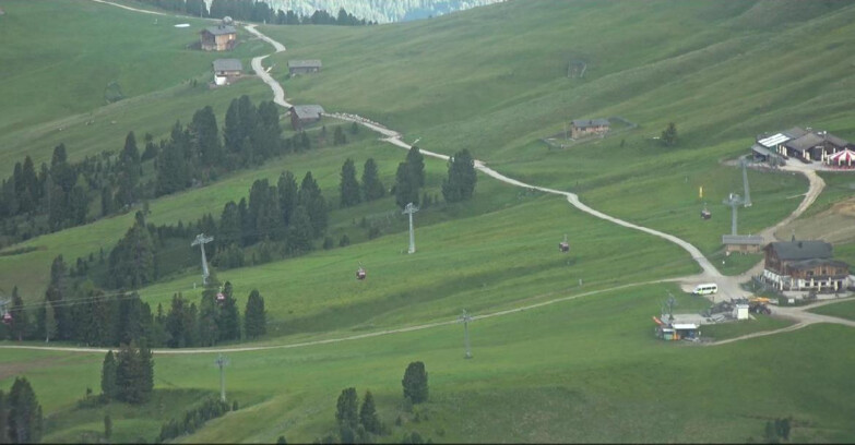 Webcam Pampeago  - Predazzo -  Obereggen - Mountain huts Zisch and Genischer