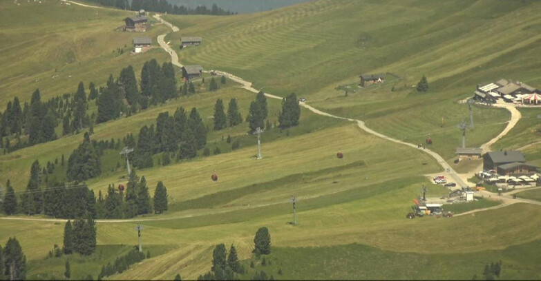 Webcam Pampeago  - Predazzo -  Obereggen - Mountain huts Zisch and Genischer