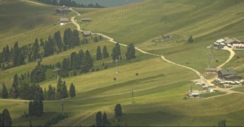 Webcam Pampeago  - Predazzo -  Obereggen - Mountain huts Zisch and Genischer