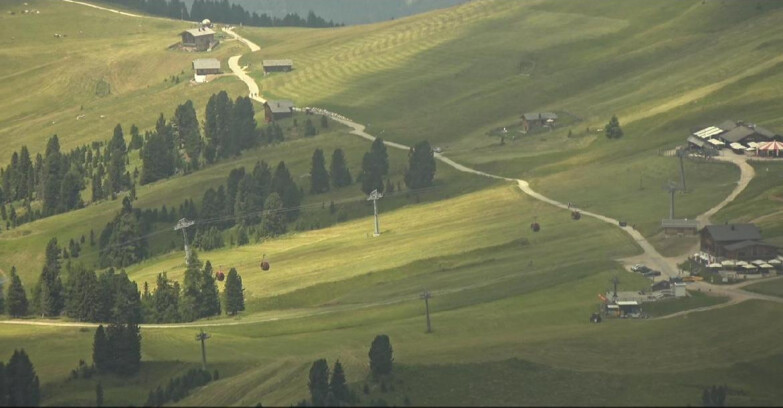 Webcam Pampeago  - Predazzo -  Obereggen - Mountain huts Zisch and Genischer