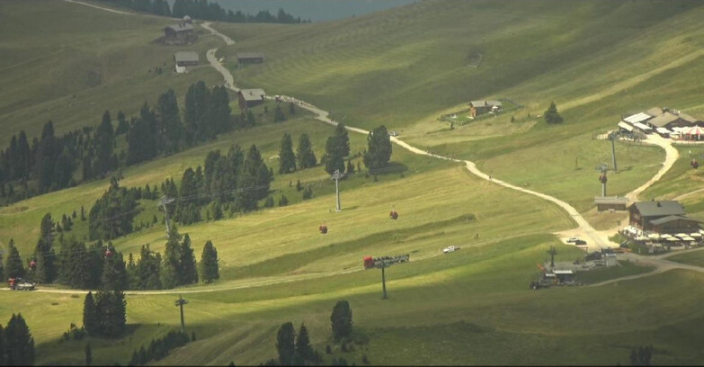 Webcam Pampeago  - Predazzo -  Obereggen - Mountain huts Zisch and Genischer