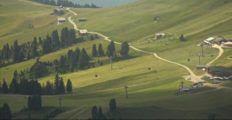 Webcam Pampeago  - Predazzo -  Obereggen - Mountain huts Zisch and Genischer