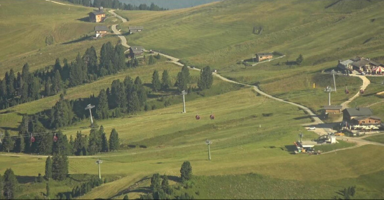 Webcam Pampeago  - Predazzo -  Obereggen - Mountain huts Zisch and Genischer