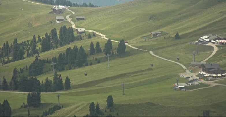 Webcam Pampeago  - Predazzo -  Obereggen - Mountain huts Zisch and Genischer