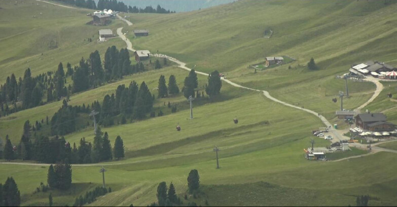 Webcam Pampeago  - Predazzo -  Obereggen - Mountain huts Zisch and Genischer