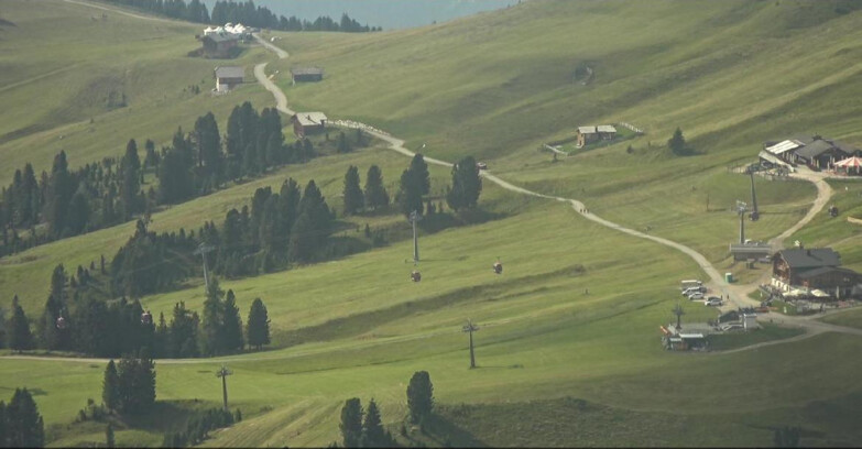 Webcam Pampeago  - Predazzo -  Obereggen - Mountain huts Zisch and Genischer
