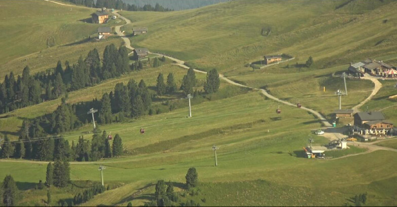 Webcam Pampeago  - Predazzo -  Obereggen - Mountain huts Zischg and Ganischger