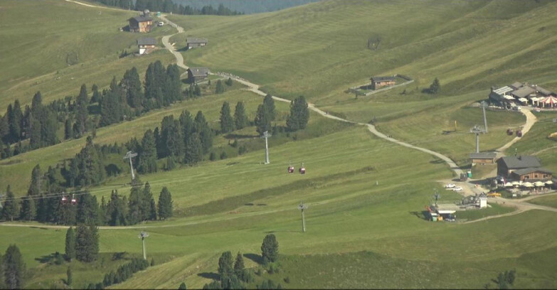 Webcam Pampeago  - Predazzo -  Obereggen - Mountain huts Zischg and Ganischger