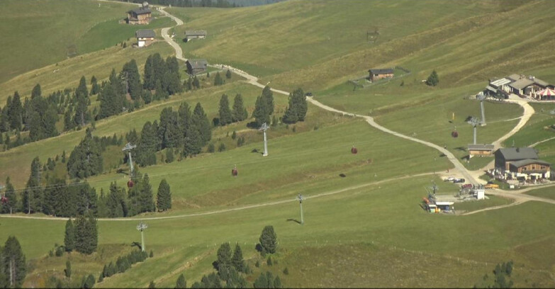 Webcam Pampeago  - Predazzo -  Obereggen - Mountain huts Zisch and Genischer