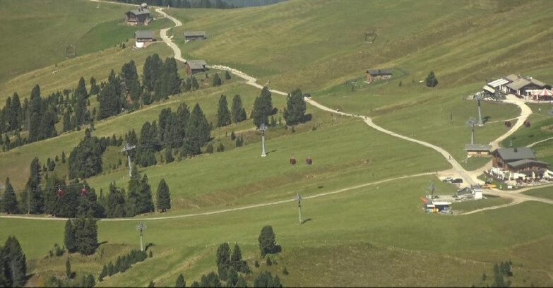Webcam Pampeago  - Predazzo -  Obereggen - Mountain huts Zisch and Genischer