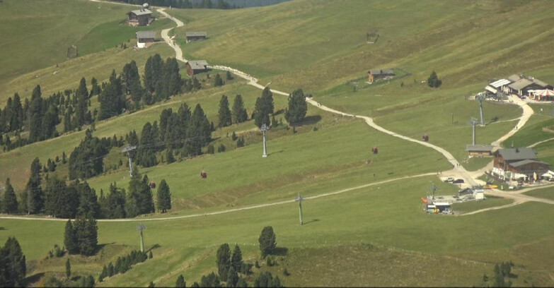 Webcam Pampeago  - Predazzo -  Obereggen - Mountain huts Zisch and Genischer