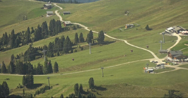 Webcam Pampeago  - Predazzo -  Obereggen - Mountain huts Zisch and Genischer