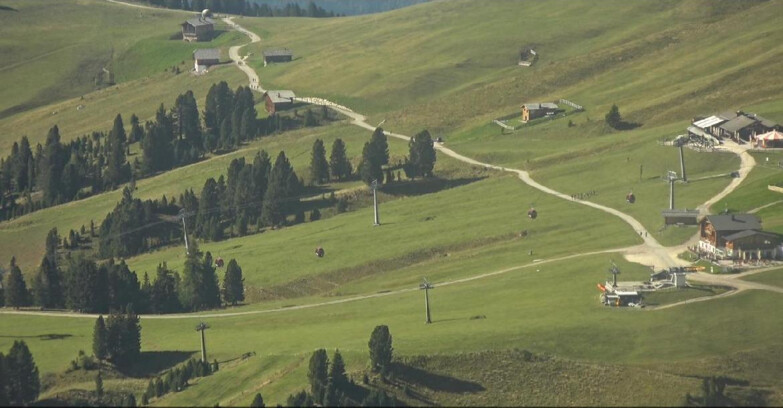 Webcam Pampeago  - Predazzo -  Obereggen - Mountain huts Zisch and Genischer