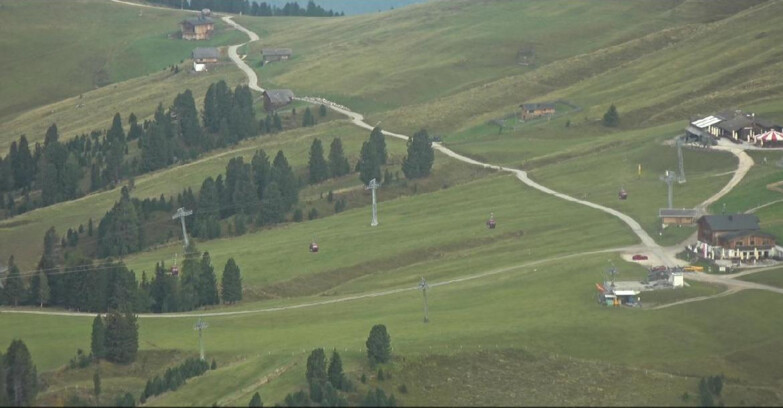 Webcam Pampeago  - Predazzo -  Obereggen - Mountain huts Zisch and Genischer