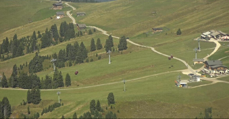 Webcam Pampeago  - Predazzo -  Obereggen - Mountain huts Zisch and Genischer