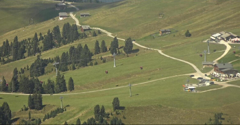 Webcam Pampeago  - Predazzo -  Obereggen - Mountain huts Zisch and Genischer