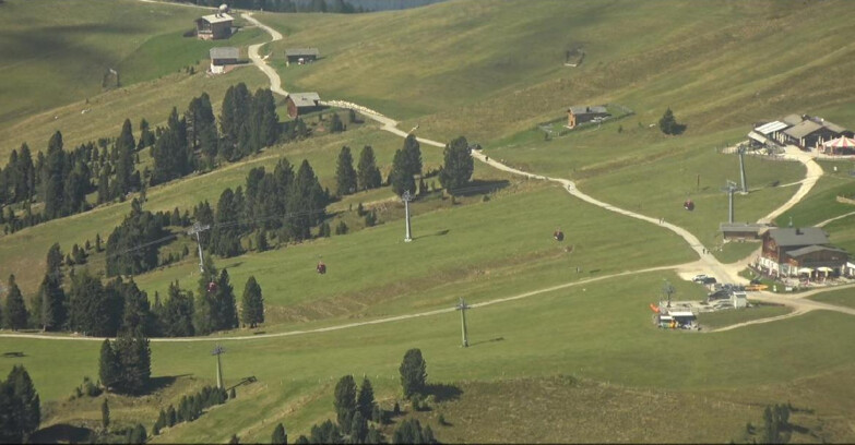 Webcam Pampeago  - Predazzo -  Obereggen - Mountain huts Zisch and Genischer