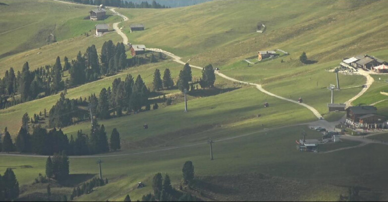 Webcam Pampeago  - Predazzo -  Obereggen - Mountain huts Zisch and Genischer