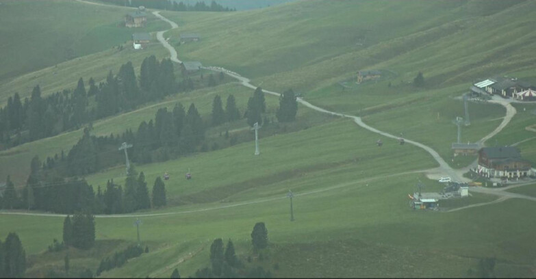 Webcam Pampeago  - Predazzo -  Obereggen - Mountain huts Zisch and Genischer