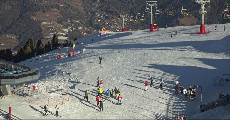 Webcam Альпе-Чермис  - Chairlift and slope Lagorai