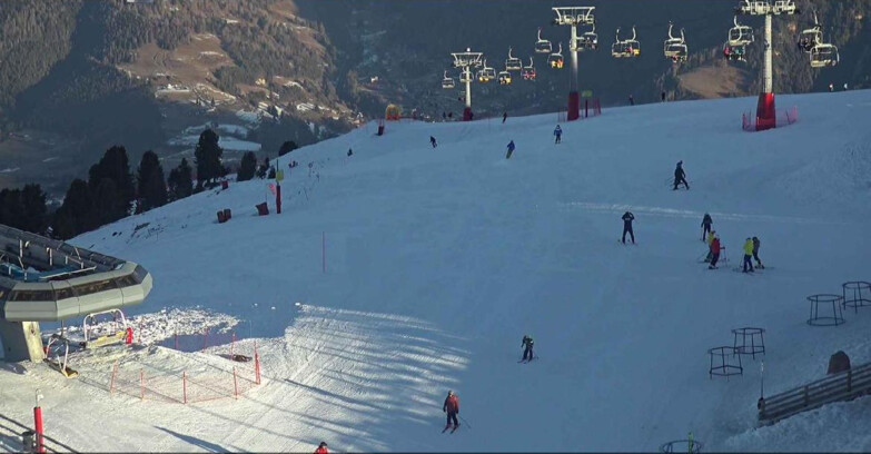 Webcam Альпе-Чермис  - Chairlift and slope Lagorai