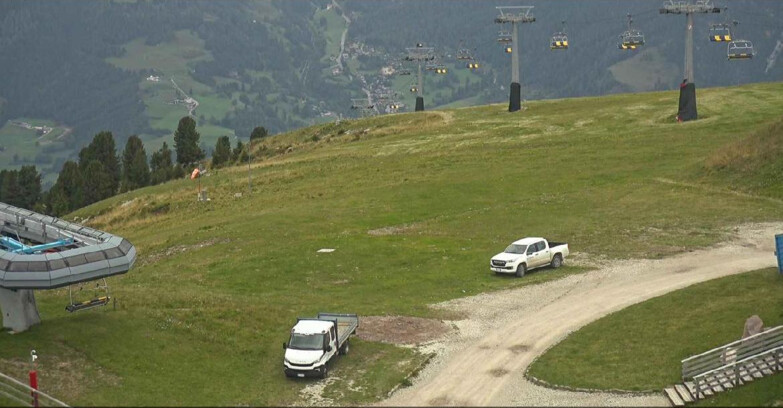 Webcam Альпе-Чермис  - Chairlift and slope Lagorai
