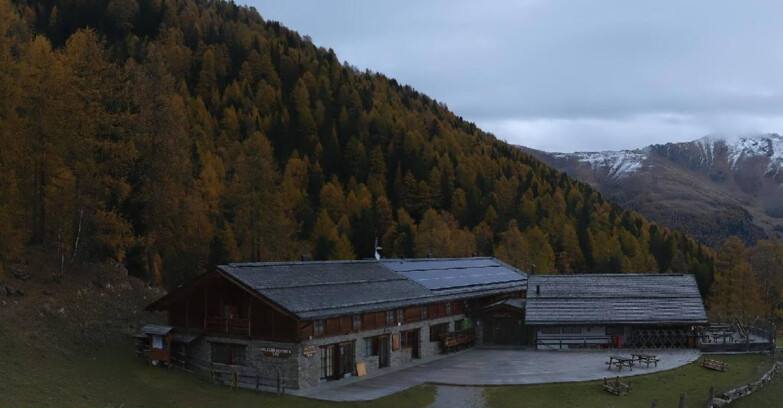 Webcam Пейо 3000 - Rifugio Scoiattolo Webcam Пейо 3000 - Rifugio Scoiattolo