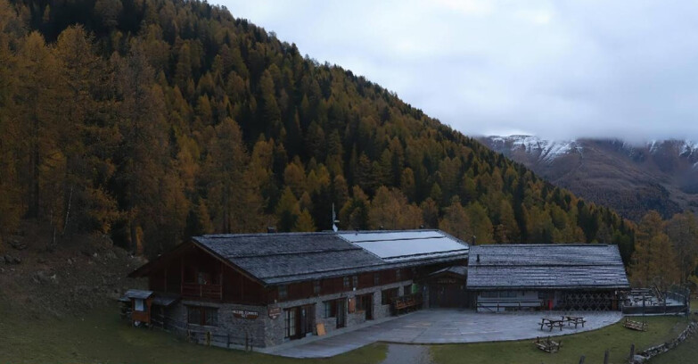 Webcam Пейо 3000 - Rifugio Scoiattolo Webcam Пейо 3000 - Rifugio Scoiattolo