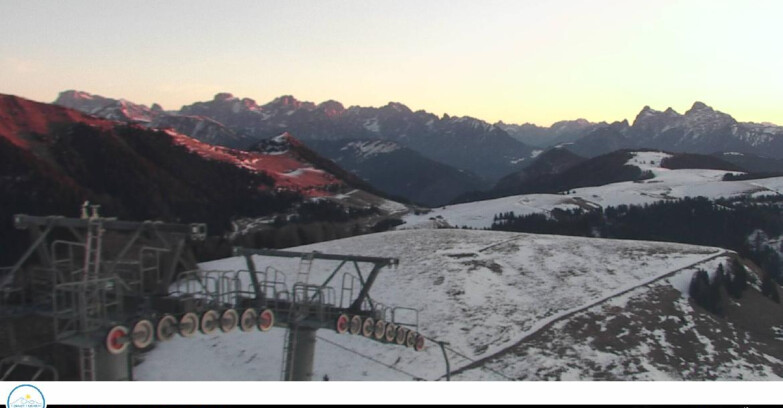 Webcam Passo Brocon-Marande - Landschaft vs. Paradiso