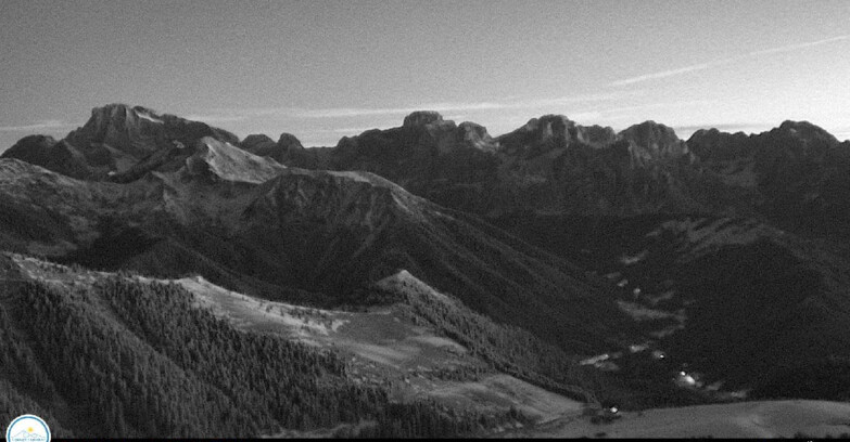 Webcam Passo Brocon-Marande - Brocon Pass and Pale di S.Martino 